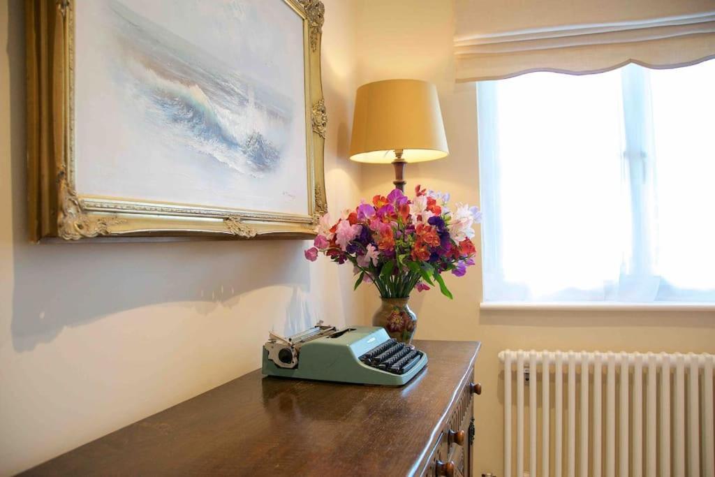 Canal View 2 Bedrooms End Of Terrace Chichester Buitenkant foto