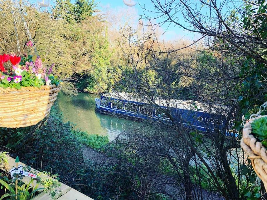 Canal View 2 Bedrooms End Of Terrace Chichester Buitenkant foto